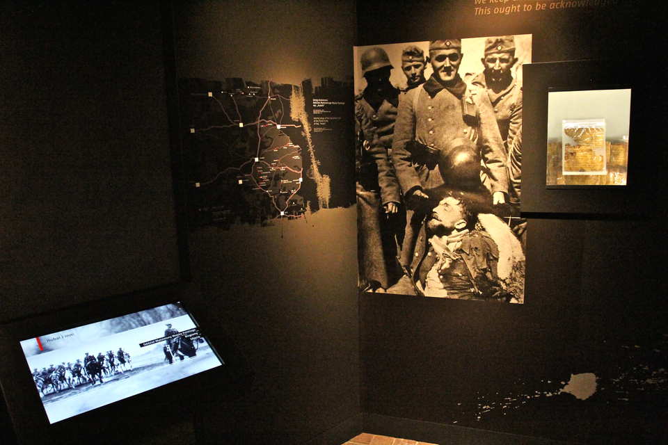 Muzeum Armii Krajowej w Krakowie - Kraków / Polska 2012 (2)