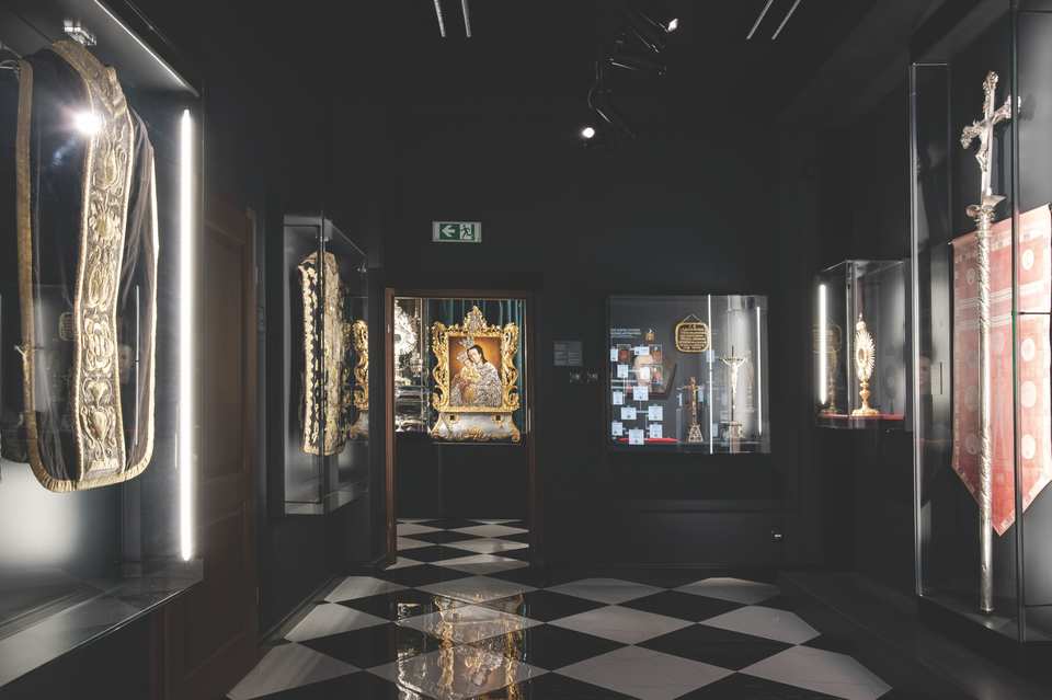 Muzeum Sakralne Katedry Zamojskiej - Zamość / Polska 2019 (3)