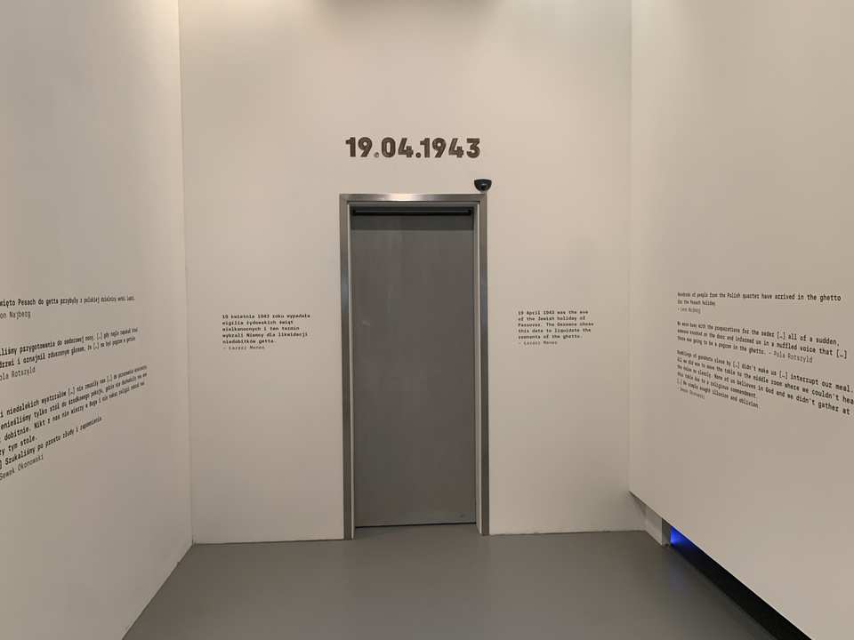  "Wokół nas morze ognia" - WARSZAWA / POLSKA  2023 (5)
