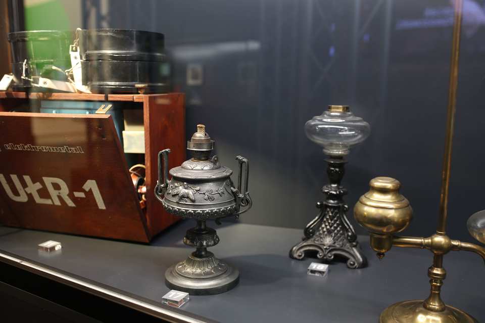 ŹRÓDŁA ENERGII CYWILIZACJI – HISTORIA PALIW KOPALNYCH oraz IGNACY ŁUKASIEWICZ – PIONIER PRZEMYSŁU NAFTOWEGO. - WARSZAWA / POLSKA 2024 (2)