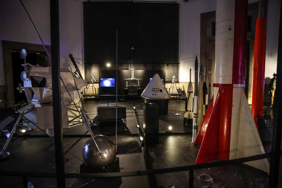WSZYSTKIE TELESKOPY ŚWIATA - HISTORIA BADAŃ KOSMOSU. POLSKI WKŁAD W BADANIE I PODBÓJ KOSMOSU. - WARSZAWA / POLSKA 2024 (3)