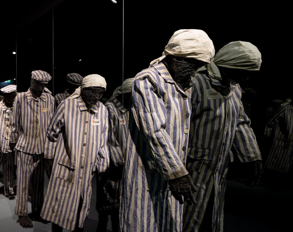 Polacy w KL Auschwitz. W cieniu Zagłady – Oświęcim w czasie niemieckiej okupacji 1939–1945 - Auschwitz 2025