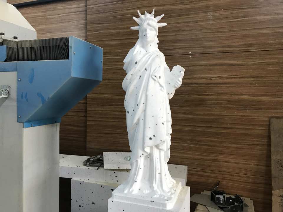 Statua Wolności – figura ze styropianu wyprodukowana dla Seefestspiele Mörbisch  - Mörbisch / Austria 2021 (2)